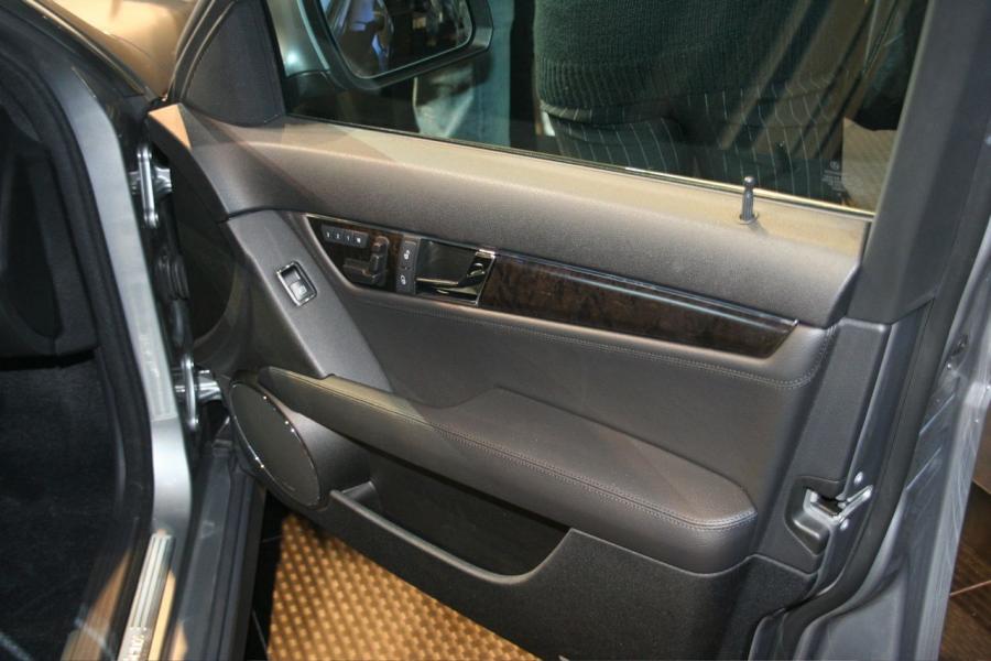  Mercedes-Benz C-Class 2007 года  (US) (фото 5 из 63)